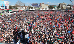 Cumhurbaşkanı Erdoğan'ın Mitinginde İsrail Ticaretine Karşı Açılan Pankart Hemen Kaldırıldı!