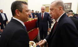 Cumhurbaşkanı Erdoğan, CHP lideri Özel ile TBMM'de kısa bir görüşme gerçekleştirdi: Haftaya bir araya geleceğiz