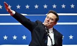 Elon Musk’ın el hareketi Nazi selamına benzetildi