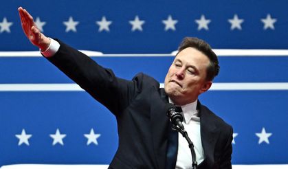 Elon Musk’ın el hareketi Nazi selamına benzetildi