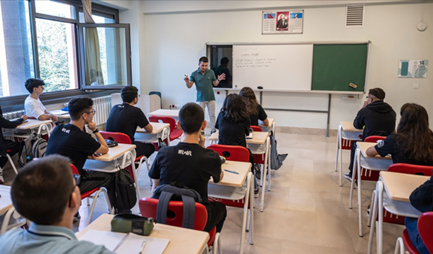 Öğretmenlik Meslek Kanunu'nda Öne Çıkan Detay: Atamalar Akademi Eğitim Başarı Puanı ile Yapılacak