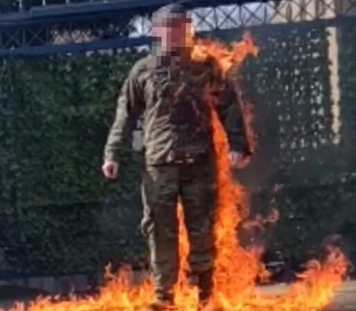 Gazze Deki Katliama Karsi Cikarak Kendini Yakan 16891417 3093 M