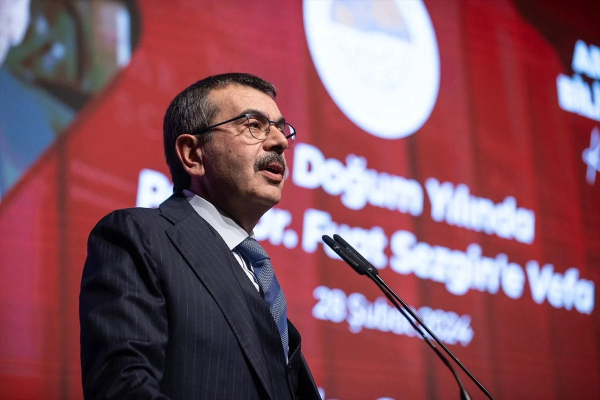 Bakan Tekin'den Öğrencilere Yeni Sorumluluklar Sosyal Projelerde 40 Saatlik Katılım (1)