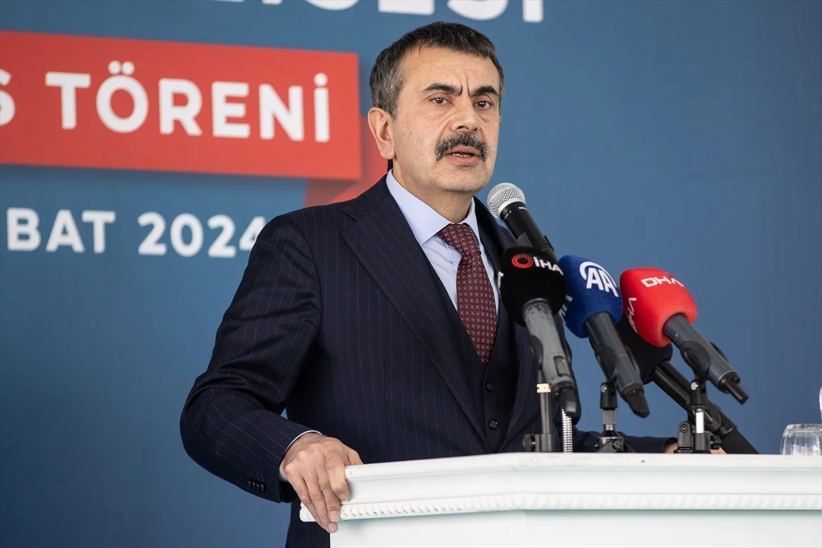 Müfredatta Değişiklik Haberi Çalışmaların Yüzde 80'I Tamamlandı (2)