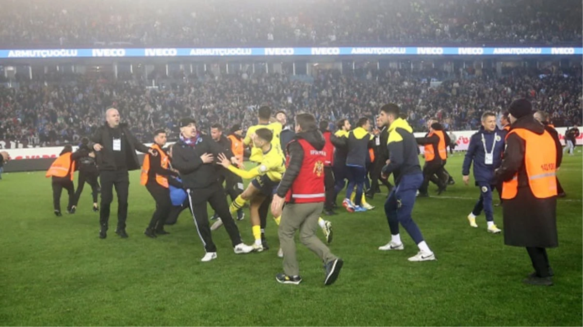 Trabzonspor Fenerbahce Macinda Cikan Olaylarla 16955928 3640 Amp