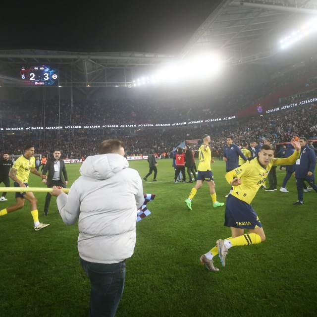 Trabzonspor Fenerbahce Macinda Cikan Olaylarla 16955928 7441 M