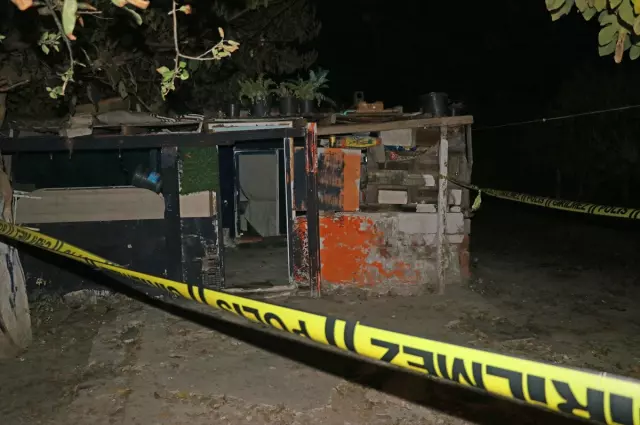 Elektrik Sobasinin Devrilmesi Sonucu Cikan 18036249 9926 M